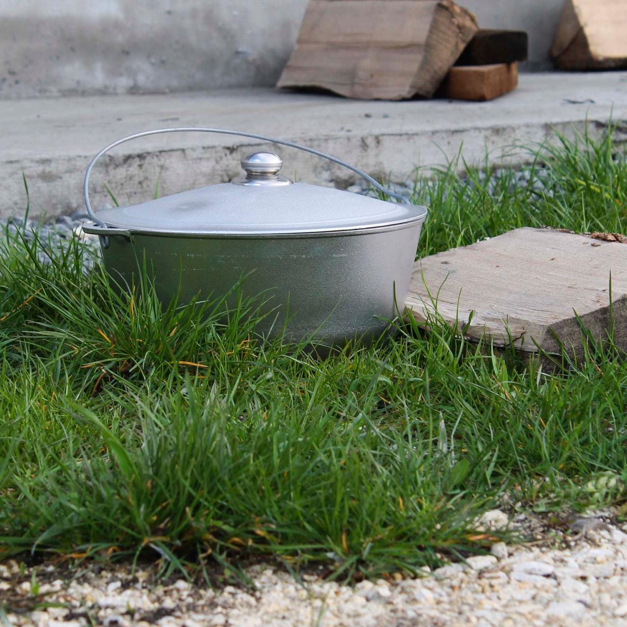 Portable Aluminum Camping Pot with Lid 6L Lightweight Pot with Hanging Handle for Campfire Cooking Camping Kitchenware Gift for Dad