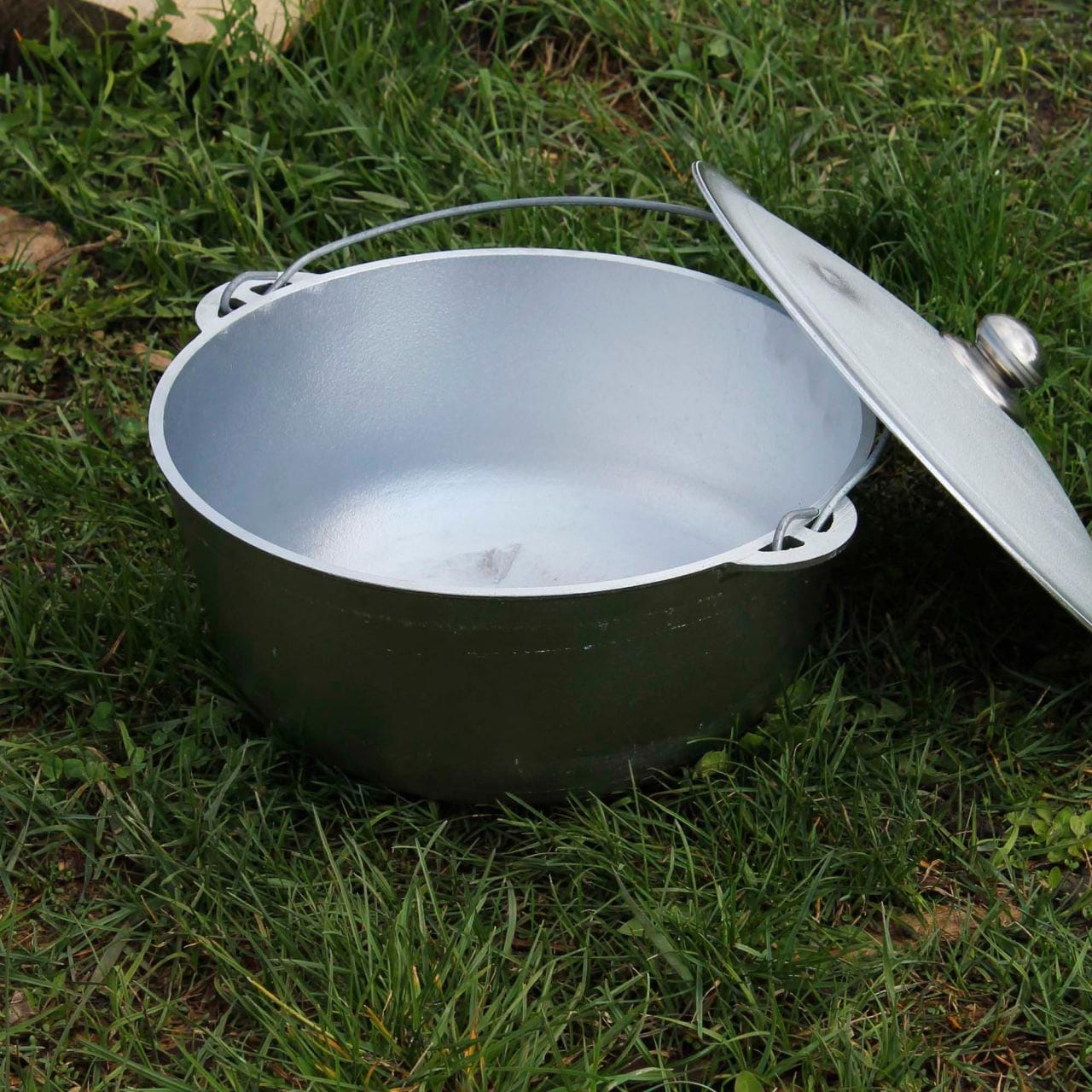 Portable Aluminum Camping Pot with Lid 6L Lightweight Pot with Hanging Handle for Campfire Cooking Camping Kitchenware Gift for Dad