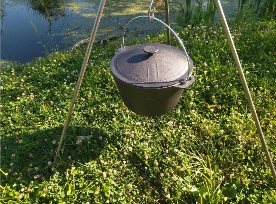 Compact Camping Pot 6L Outdoor Cooking Pot with Lid Portable Cast Iron Cauldron Camping Campfire Cookware Gift for Tourist